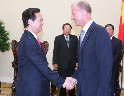Thủ tướng Nguyễn Tấn Dũng tiếp Tổng Giám đốc Tập đoàn Airbus  - ảnh 1